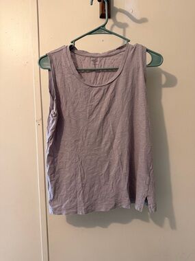 Women's Sleeveless Scoop Neck Tank Top - Light Lavender